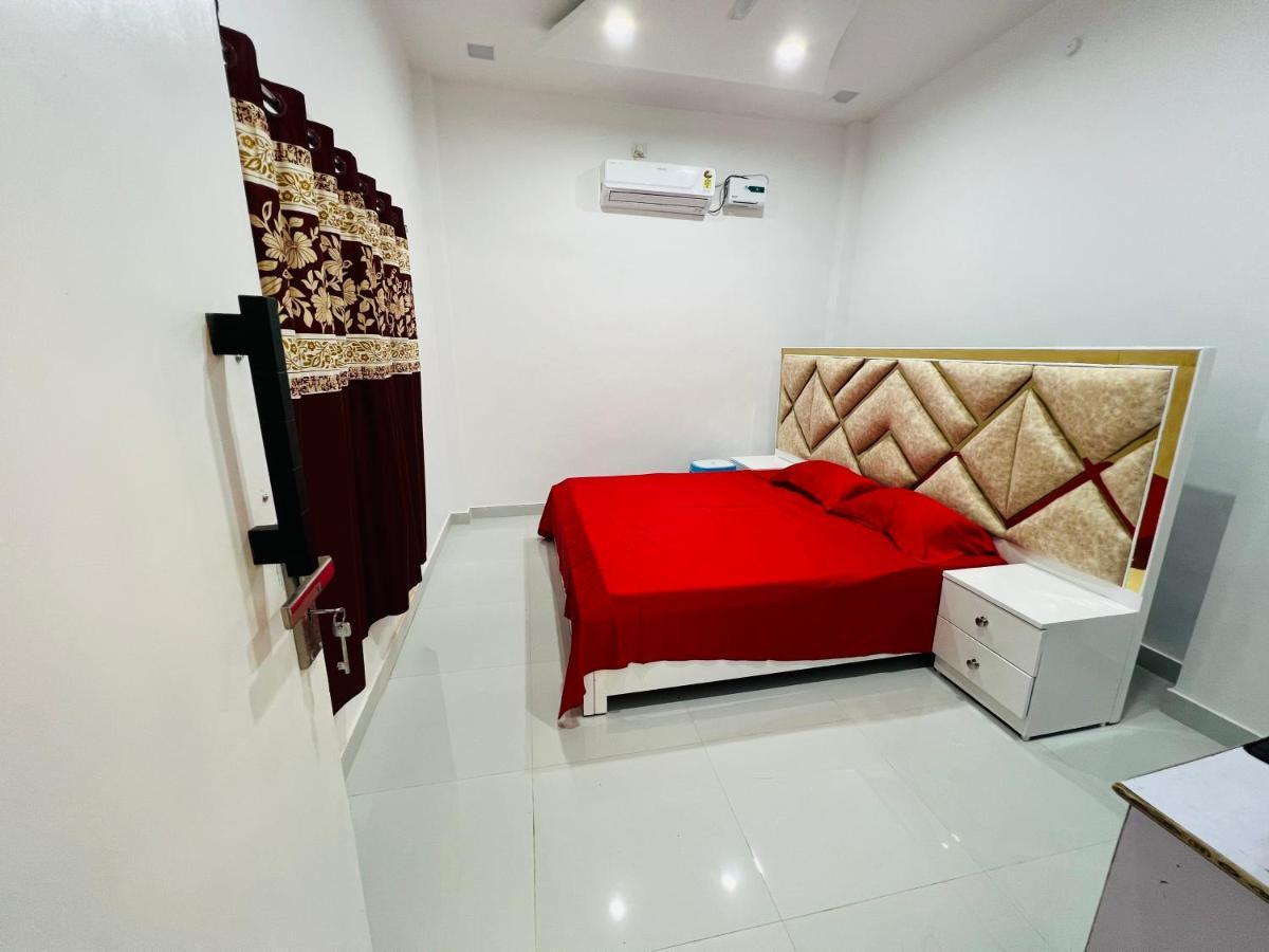 Shreenathji Haveli Hotel Naimisharanya Exterior photo